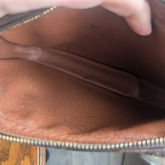 Louis Vuitton wristlet - Picture 4 of 4